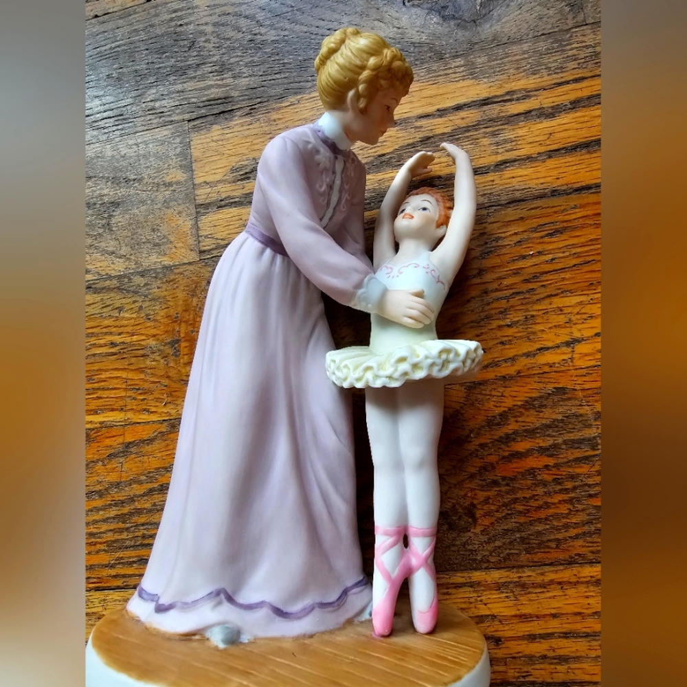 Treasured Memories - On Her Toes - Enesco 1989 Limited Edition of 2500